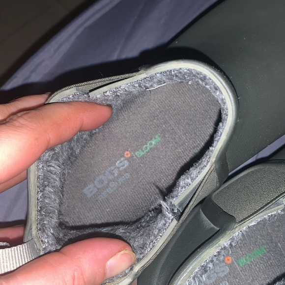 Bogs waterproof shoes like new. Just need wiped off - Picture 5 of 6